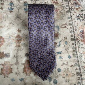 Brioni Silk Handmade Purple and Gold Patterned Tie